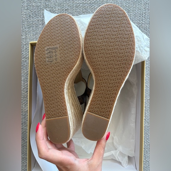 Michael Kors Berkley Mid Wedge Leather Sandals – Size 8.5M - Picture 10 of 12